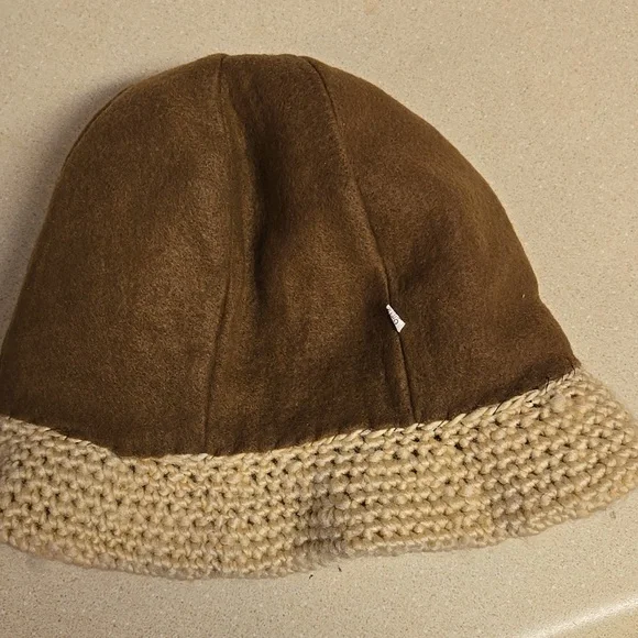 Cream and Brown Crocheted Bucket Hat - Picture 4 of 7